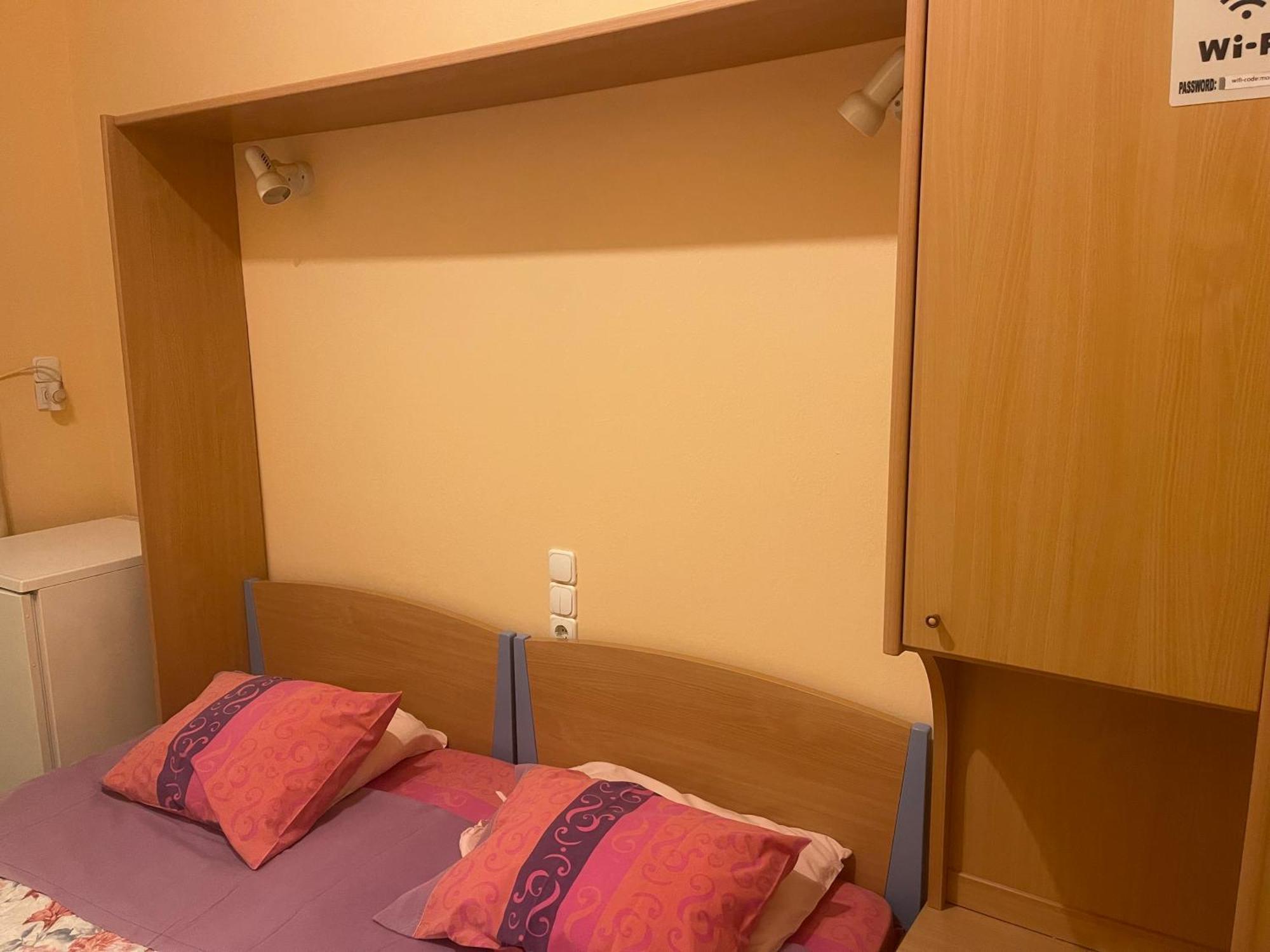 Pislis Rooms Kamena Vourla Esterno foto