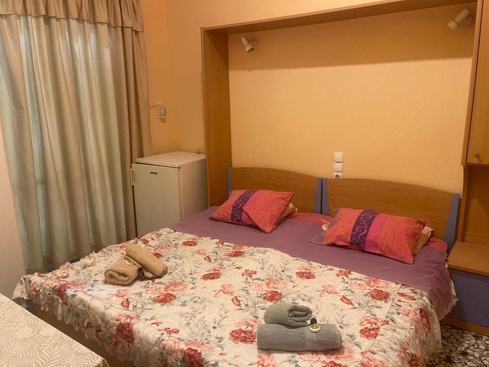Pislis Rooms Kamena Vourla Esterno foto